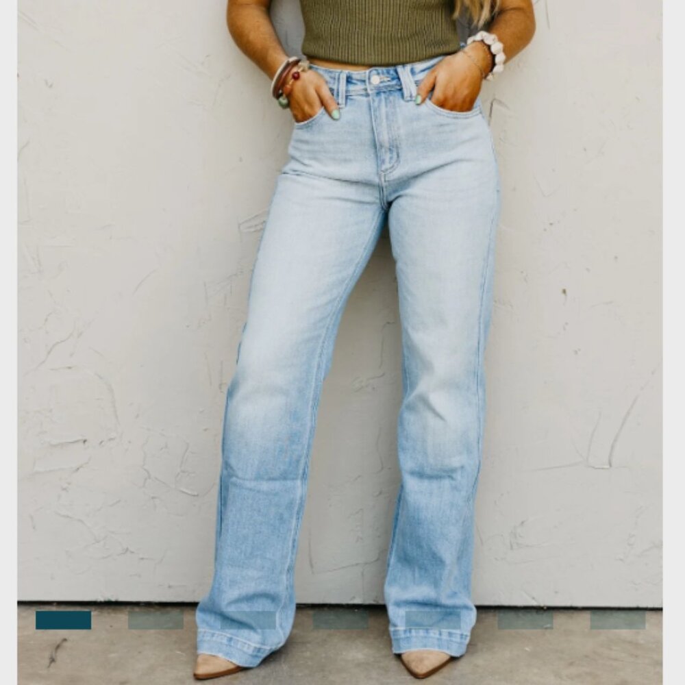 KanCan Wide Leg Flare Jeans- Light Wash- Size 5